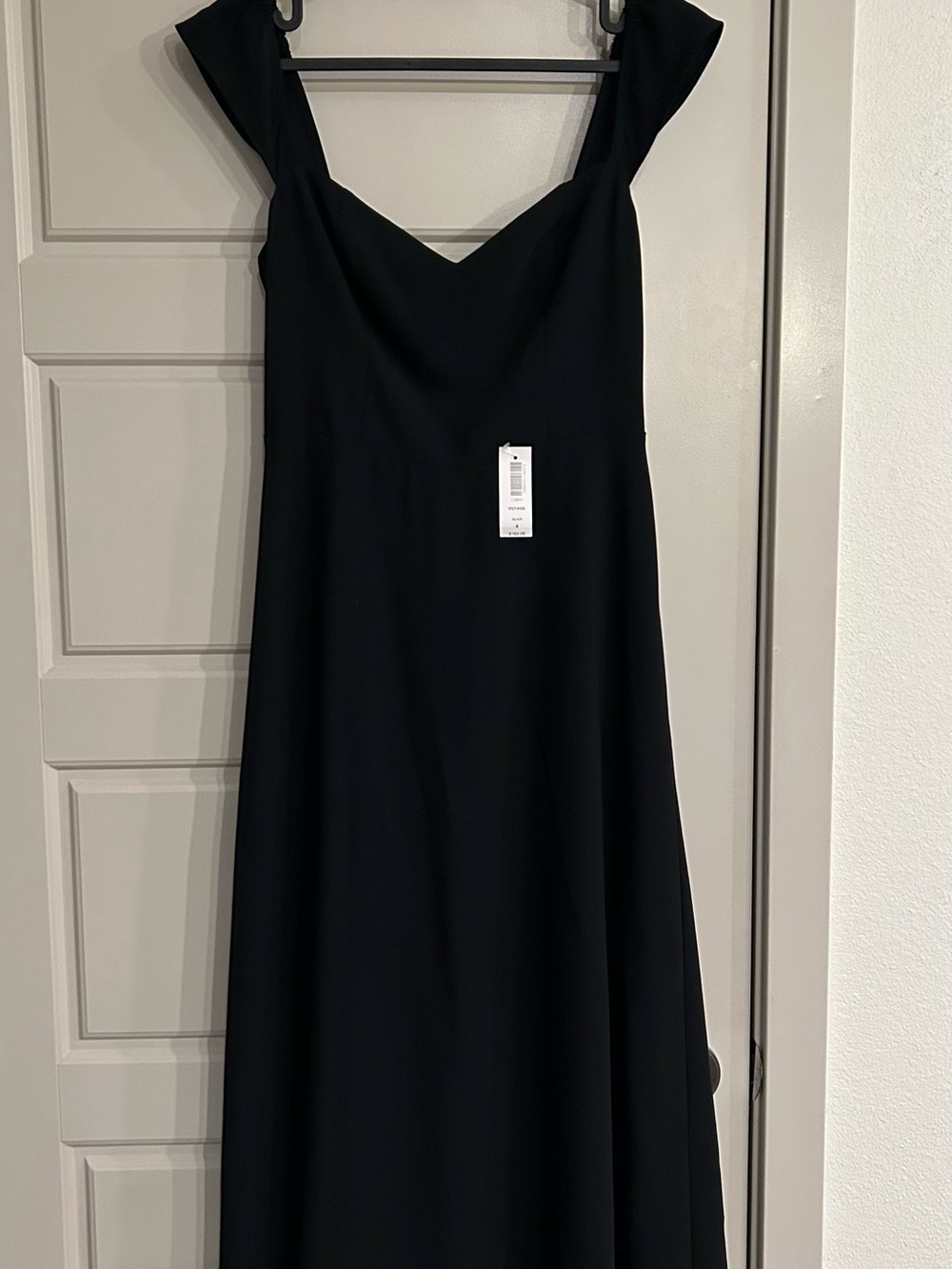 Wilfred Black Maxi Dress with Sweetheart Neckline - Picture 2 of 5